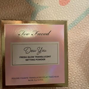 Too faced setting powder